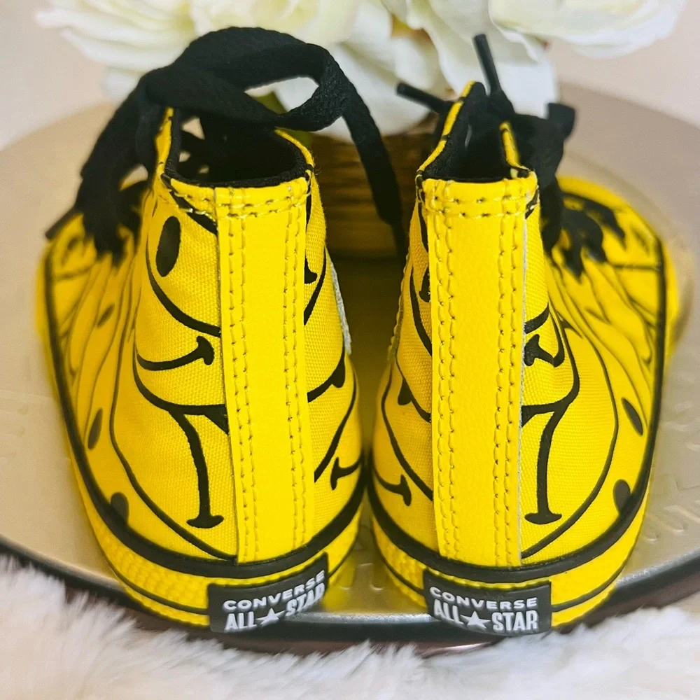 CONVERSE Kids Hi-Top Sneakers Yellow Smiley Print NWOT Box| Size 9‎